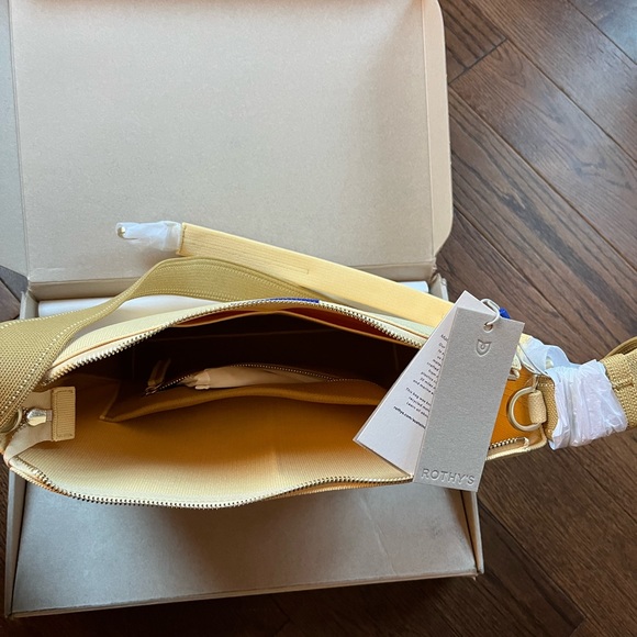 Rothy’s Mini Zip Bucket Bag - Picture 4 of 4